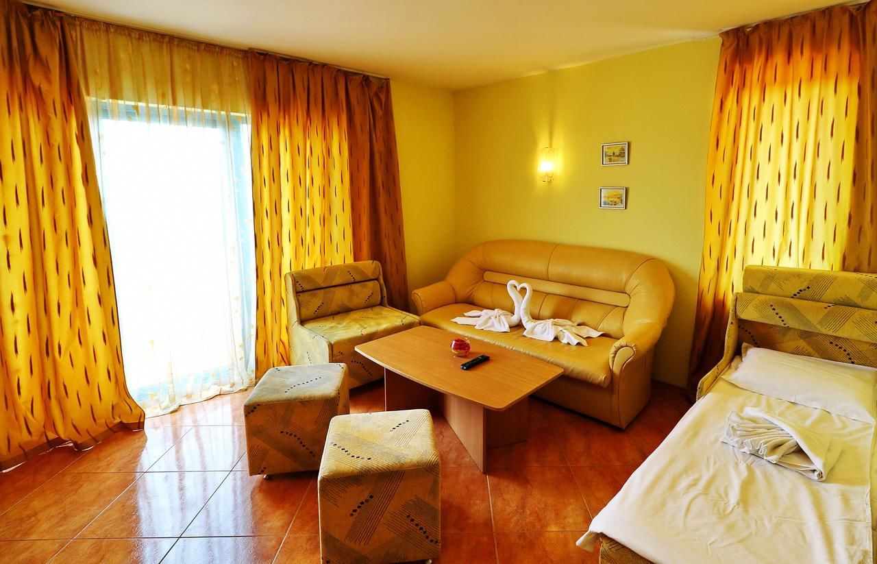 Отель Bora Bora Hotel Солнечный Берег